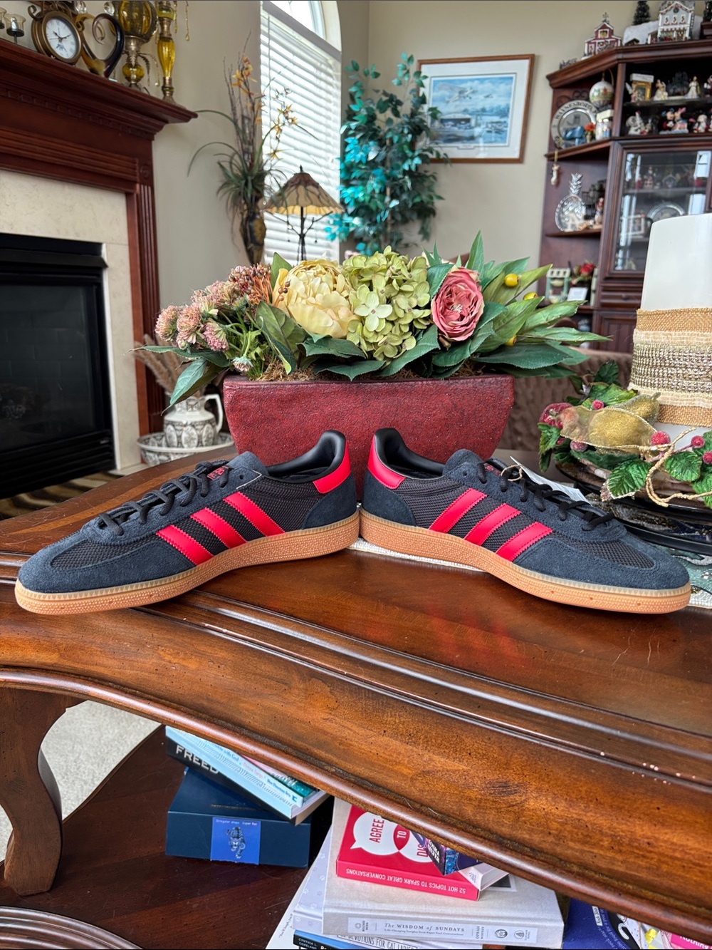 Adidas HANDBALL SPEZIAL Black Suede Red 3-Stripe Lace Up Sneakers Gum Rubber - Picture 9 of 14